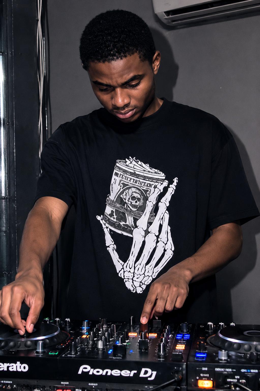 DJ 1